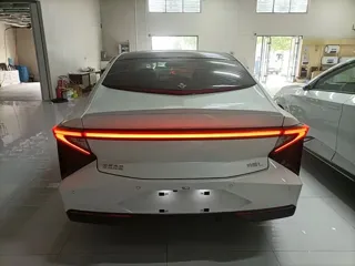 Lingxi L 2026 купить из Китая, цена 2 908 000 ₽ — Suifenhe Auto