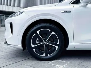Shangjie H5 2025 купить из Китая, цена 3 677 000 ₽ — Suifenhe Auto
