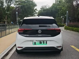 Volkswagen ID.3 2024 купить из Китая, цена 1 474 000 ₽ — Suifenhe Auto
