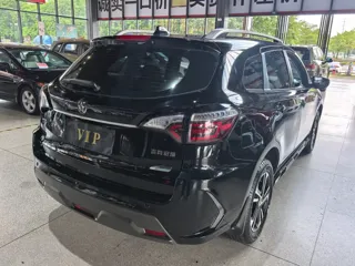 Venucia T70 2018 купить из Китая, цена 1 541 000 ₽ — Suifenhe Auto