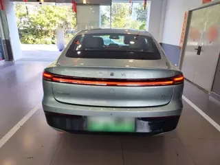 Roewe D6 2025 купить из Китая, цена 1 952 000 ₽ — Suifenhe Auto