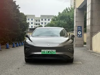 Roewe D7 2024 купить из Китая, цена 3 116 000 ₽ — Suifenhe Auto