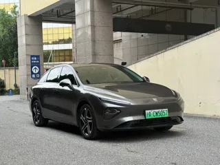 Roewe D7 2024 купить из Китая, цена 3 116 000 ₽ — Suifenhe Auto