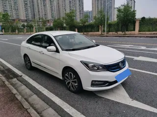 Dongfeng Aeolus E70 2019 купить из Китая, цена 821 000 ₽ — Suifenhe Auto