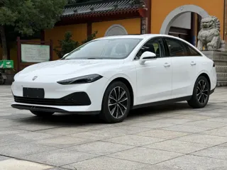 Roewe D7 2024 купить из Китая, цена 2 525 000 ₽ — Suifenhe Auto