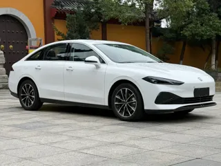 Roewe D7 2024 купить из Китая, цена 2 525 000 ₽ — Suifenhe Auto