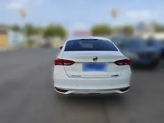 Buick Verano 2024 купить из Китая, цена 2 450 000 ₽ — Suifenhe Auto