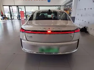 Roewe M7 DMH 2025 купить из Китая, цена 3 009 000 ₽ — Suifenhe Auto
