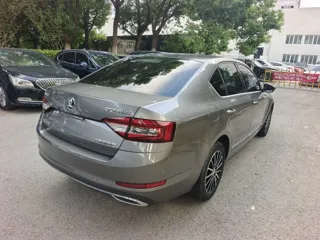 Skoda Octavia 2019 купить из Китая, цена 1 063 000 ₽ — Suifenhe Auto