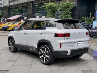 Geely ICON 2024 купить из Китая, цена 2 533 000 ₽ — Suifenhe Auto