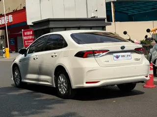 Toyota Corolla 2023 купить из Китая, цена 1 536 000 ₽ — Suifenhe Auto