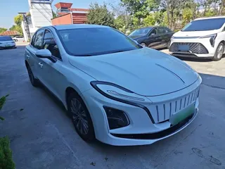 Hongqi E-QM5 2024 купить из Китая, цена 1 717 000 ₽ — Suifenhe Auto