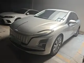 Hongqi E-QM5 2023 купить из Китая, цена 3 192 000 ₽ — Suifenhe Auto