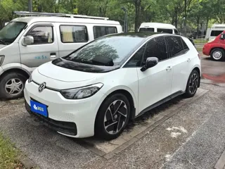 Volkswagen ID.3 2024 купить из Китая, цена 1 833 000 ₽ — Suifenhe Auto