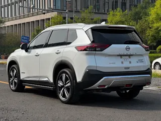 Nissan X-Trail 2024 купить из Китая, цена 4 366 000 ₽ — Suifenhe Auto