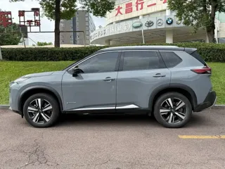Nissan X-Trail 2024 купить из Китая, цена 4 129 000 ₽ — Suifenhe Auto