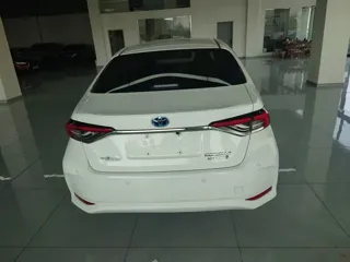 Toyota Corolla 2023 купить из Китая, цена 1 715 000 ₽ — Suifenhe Auto