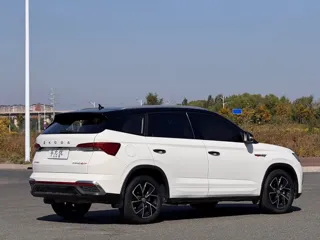 Skoda Kamiq 2022 купить из Китая, цена 1 582 000 ₽ — Suifenhe Auto