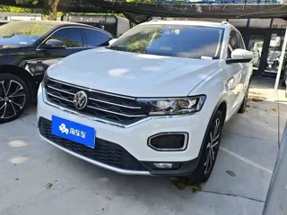 Volkswagen T-ROC 2021 купить из Китая, цена 1 725 000 ₽ — Suifenhe Auto