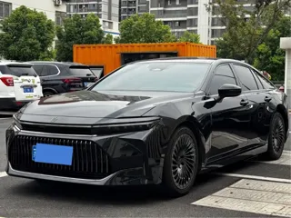 Toyota Crown 2025 купить из Китая, цена 8 646 000 ₽ — Suifenhe Auto