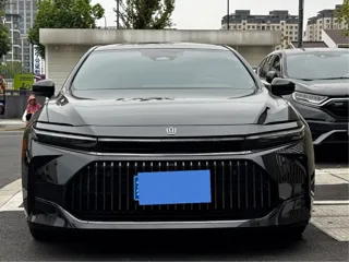 Toyota Crown 2025 купить из Китая, цена 8 646 000 ₽ — Suifenhe Auto