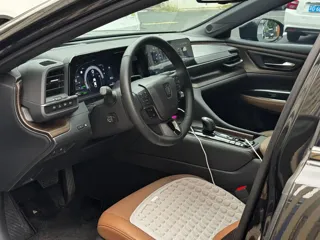 Toyota Crown 2025 купить из Китая, цена 8 646 000 ₽ — Suifenhe Auto