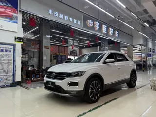 Volkswagen T-ROC 2023 купить из Китая, цена 1 769 000 ₽ — Suifenhe Auto