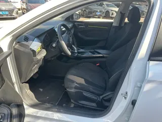 Roewe i5 2022 купить из Китая, цена 1 038 000 ₽ — Suifenhe Auto