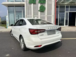 Roewe i5 2021 купить из Китая, цена 1 138 000 ₽ — Suifenhe Auto