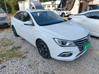 Roewe i5 2019 купить из Китая, цена 1 032 000 ₽ — Suifenhe Auto