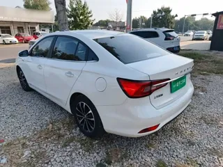 Roewe i5 2019 купить из Китая, цена 1 032 000 ₽ — Suifenhe Auto