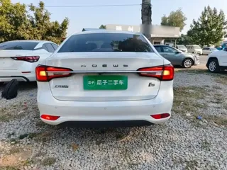 Roewe i5 2019 купить из Китая, цена 1 032 000 ₽ — Suifenhe Auto