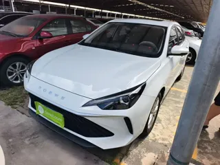 Roewe i5 2026 купить из Китая, цена 1 405 000 ₽ — Suifenhe Auto