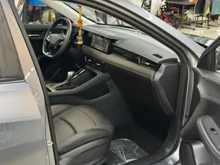 Roewe i5 2025 купить из Китая, цена 1 577 000 ₽ — Suifenhe Auto