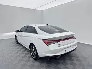 Hyundai Elantra 2022 купить из Китая, цена 1 671 000 ₽ — Suifenhe Auto