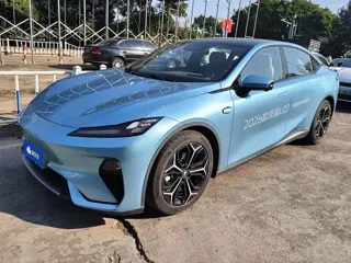Deepal L07 2024 купить из Китая, цена 3 034 000 ₽ — Suifenhe Auto