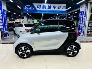 smart fortwo 2018 купить из Китая, цена 1 339 000 ₽ — Suifenhe Auto