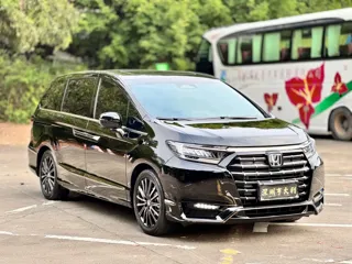 Honda Elysion 2024 купить из Китая, цена 5 072 000 ₽ — Suifenhe Auto