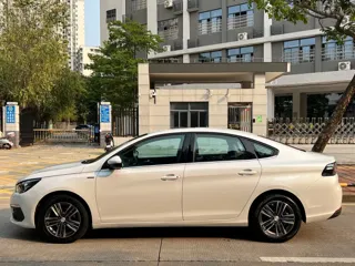 Peugeot 308 2019 купить из Китая, цена 1 028 000 ₽ — Suifenhe Auto