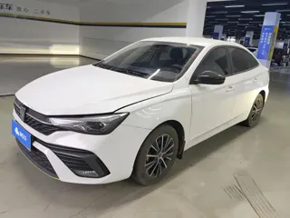 Roewe i5 2022 купить из Китая, цена 889 000 ₽ — Suifenhe Auto