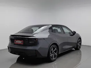 Lynk & Co 07 EM-P 2024 купить из Китая, цена 3 295 000 ₽ — Suifenhe Auto