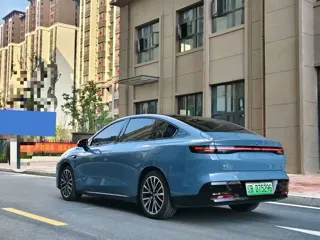 Leapmotor B01 2025 купить из Китая, цена 2 923 000 ₽ — Suifenhe Auto