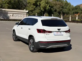 Volkswagen Jetta 2023 купить из Китая, цена 1 739 000 ₽ — Suifenhe Auto