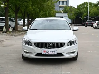Volvo S60 2018 купить из Китая, цена 1 394 000 ₽ — Suifenhe Auto