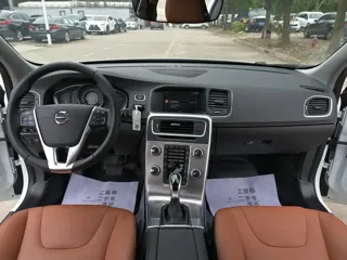 Volvo S60 2018 купить из Китая, цена 1 394 000 ₽ — Suifenhe Auto