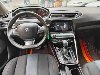 Peugeot 308 2019 купить из Китая, цена 1 106 000 ₽ — Suifenhe Auto