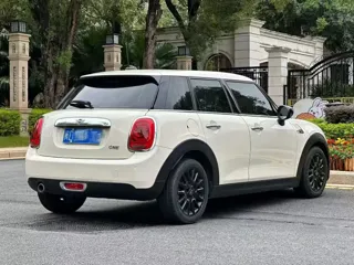 MINI Cooper 2019 купить из Китая, цена 1 837 000 ₽ — Suifenhe Auto
