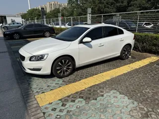 Volvo S60 2019 купить из Китая, цена 1 472 000 ₽ — Suifenhe Auto
