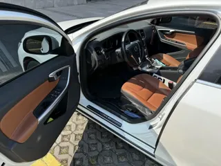 Volvo S60 2019 купить из Китая, цена 1 472 000 ₽ — Suifenhe Auto
