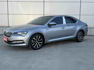 Skoda Superb 2023 купить из Китая, цена 2 342 000 ₽ — Suifenhe Auto
